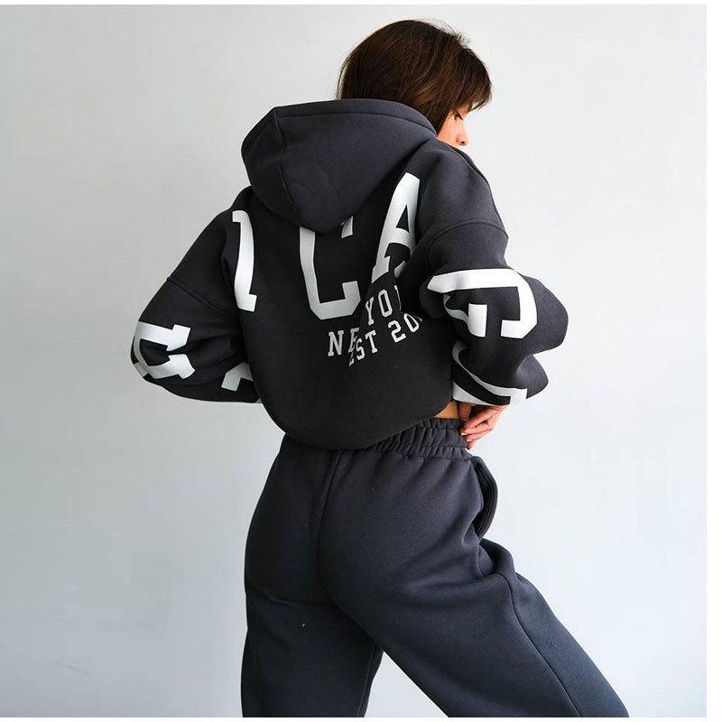 2023 Autumn/Winter Women's Fashion: Printed Plus Velvet Thickened Loose-Fit Sweatshirt & Trousers Set