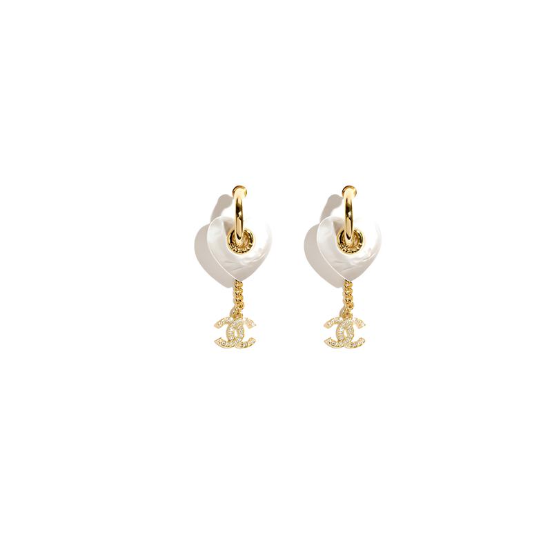 

CHANEL [24P Spring and Summer New Products] Love Double C Pendant Shape Metal Crystal Resin Rhinestone Earrings Women s Gold золотий