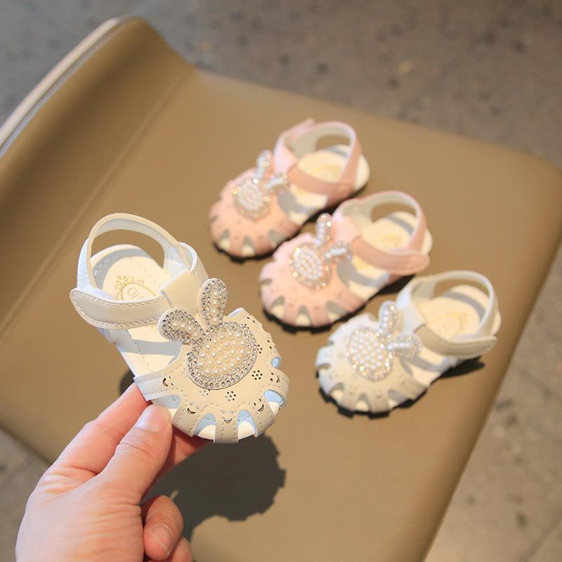 New Walkers Fashion Summer Versatile Baby Girl Shoe Comfort Soft Sole Anti Slip Baby Shoe Simple Sweet Princess Sandals Zapatos