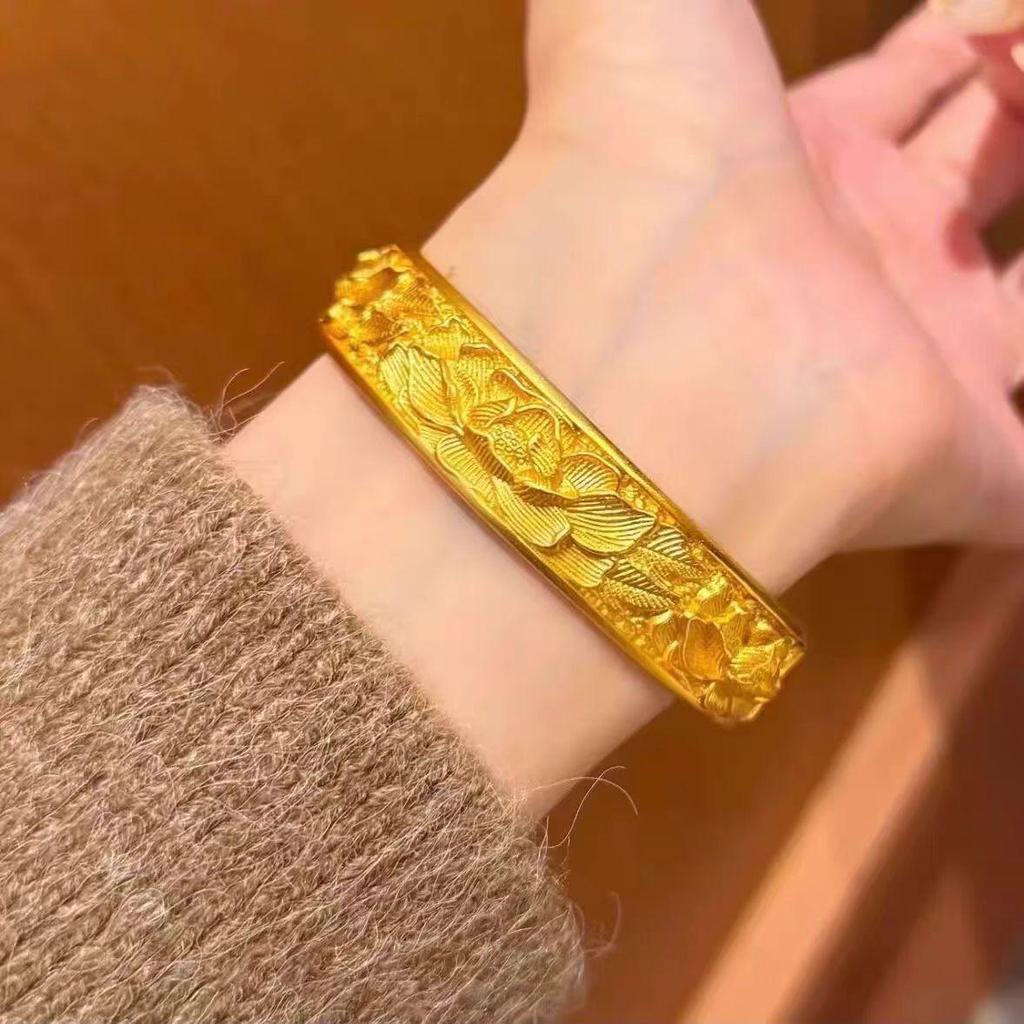 Vietnamese Gold Peony Engraved Wide Bangle: Symbol of Prosperity for Women - Ideal Wedding Jewelry