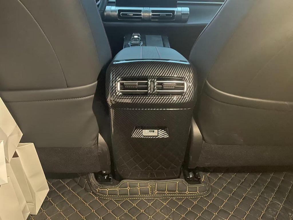 Fits 2022 Trumpchi Shadow Leopard: gear shift frame, armrest, rear anti-kick, center console air vents, steering wheel, and car emblem.