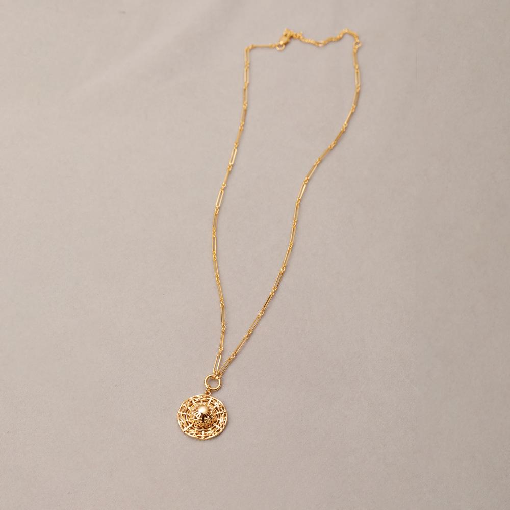 

Retro straw hat necklace is fashionable, simple and individual