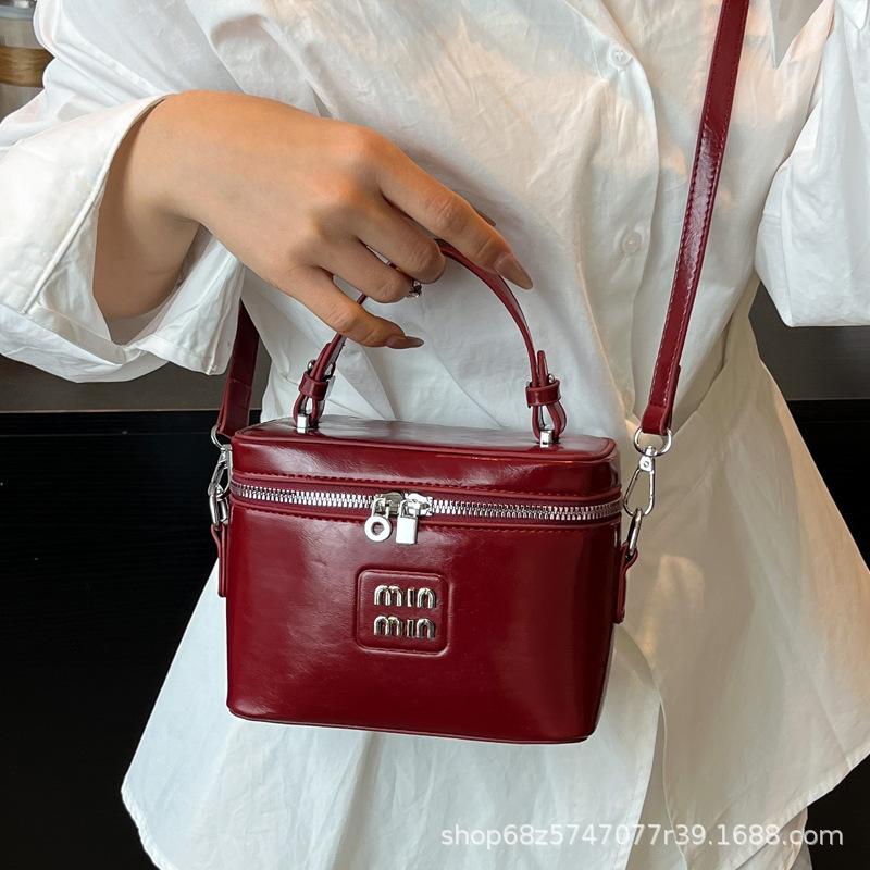 This year's popular bag bucket bag women's 2025 new trendy high-end handbag niche fashion one-shoulder crossbody bag
