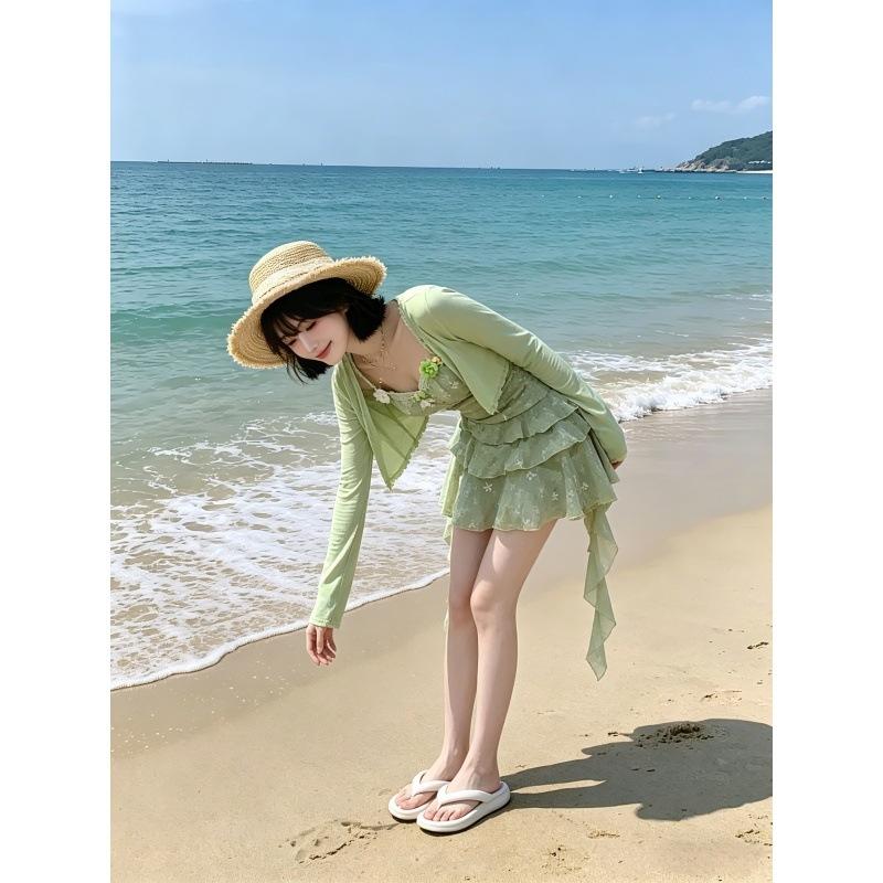 Seaside Vacation Wind Is Small and Fresh Mori Suspender Ruffle Edge Design Floral Dress Sunscreen Cardigan Set