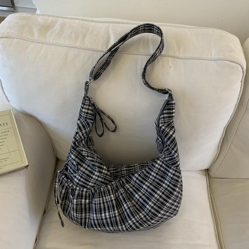 Style Retro Checkered Tote Bag With Lightweight Fabric For Daily Use