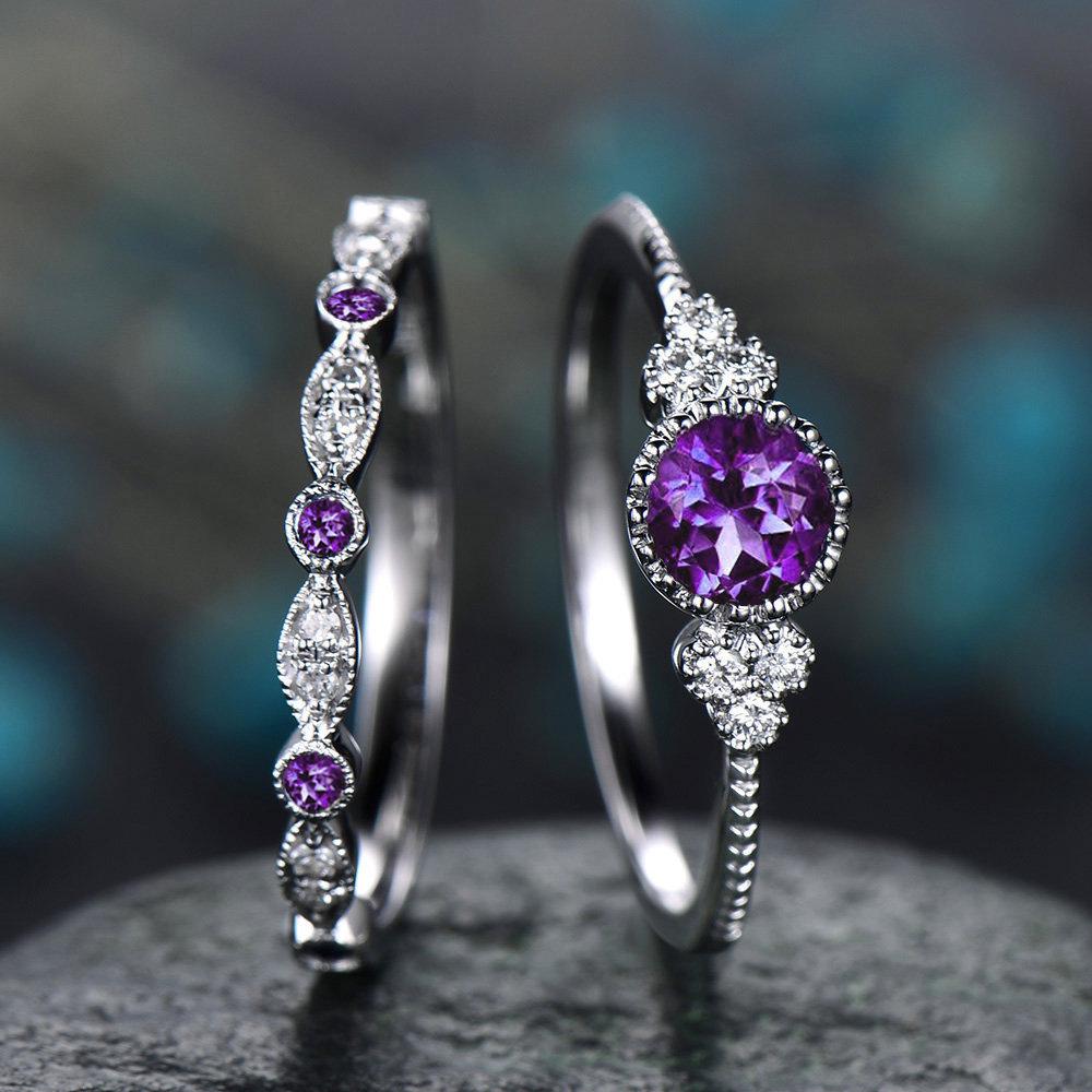 Stylish Zircon Women’s Two-Piece Ring Set with Micro-Emerald Detail
