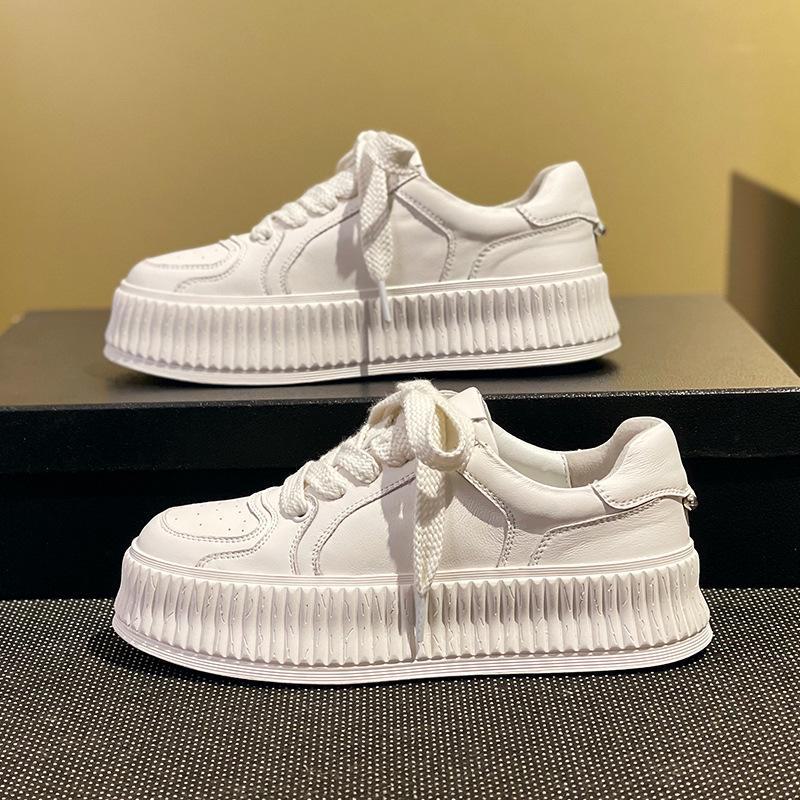 

Женские весенние кроссовки 2023 года из натуральной кожи с толстой подошвой белого цвета, увеличивающие рост, бисквитные Size 38 белый