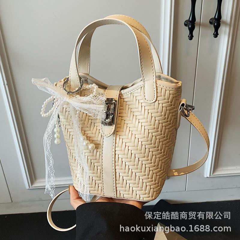 Premium Bag 2025 New Trendy Fashion Handbag Summer Popular Commuter Women's Bag Versatile Messenger Bucket Bag