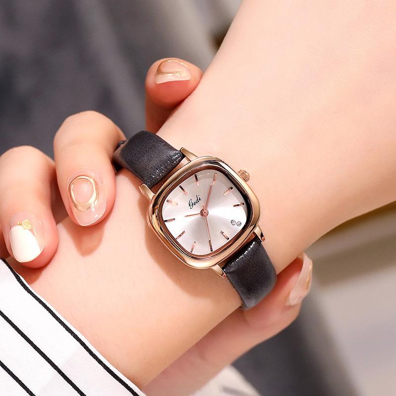 Watch Female Student Niche Design Light Luxury Simple Temperament Autumn And Winter Belt Small Dial Women'S Watch
