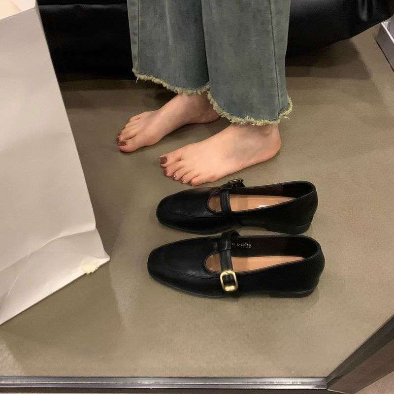 2025 autumn new versatile Korean version of small leather shoes versatile single shoes trendy retro flat bottom square head black loafers women