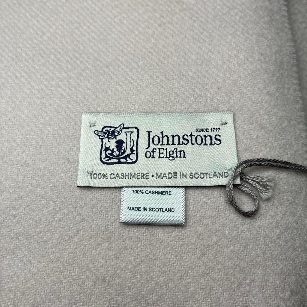 Used New Johnstons 100% Cashmere Large Stole Light Grey Snow