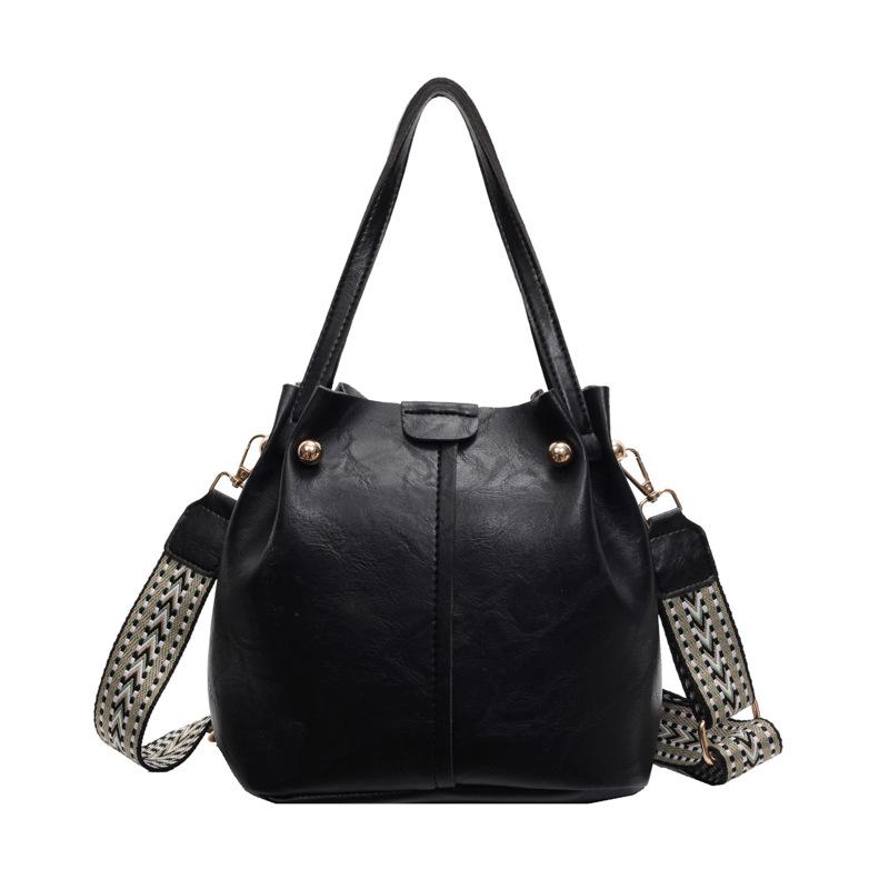 New autumn and winter retro fashion simple texture bucket bag versatile shoulder messenger commuter bag
