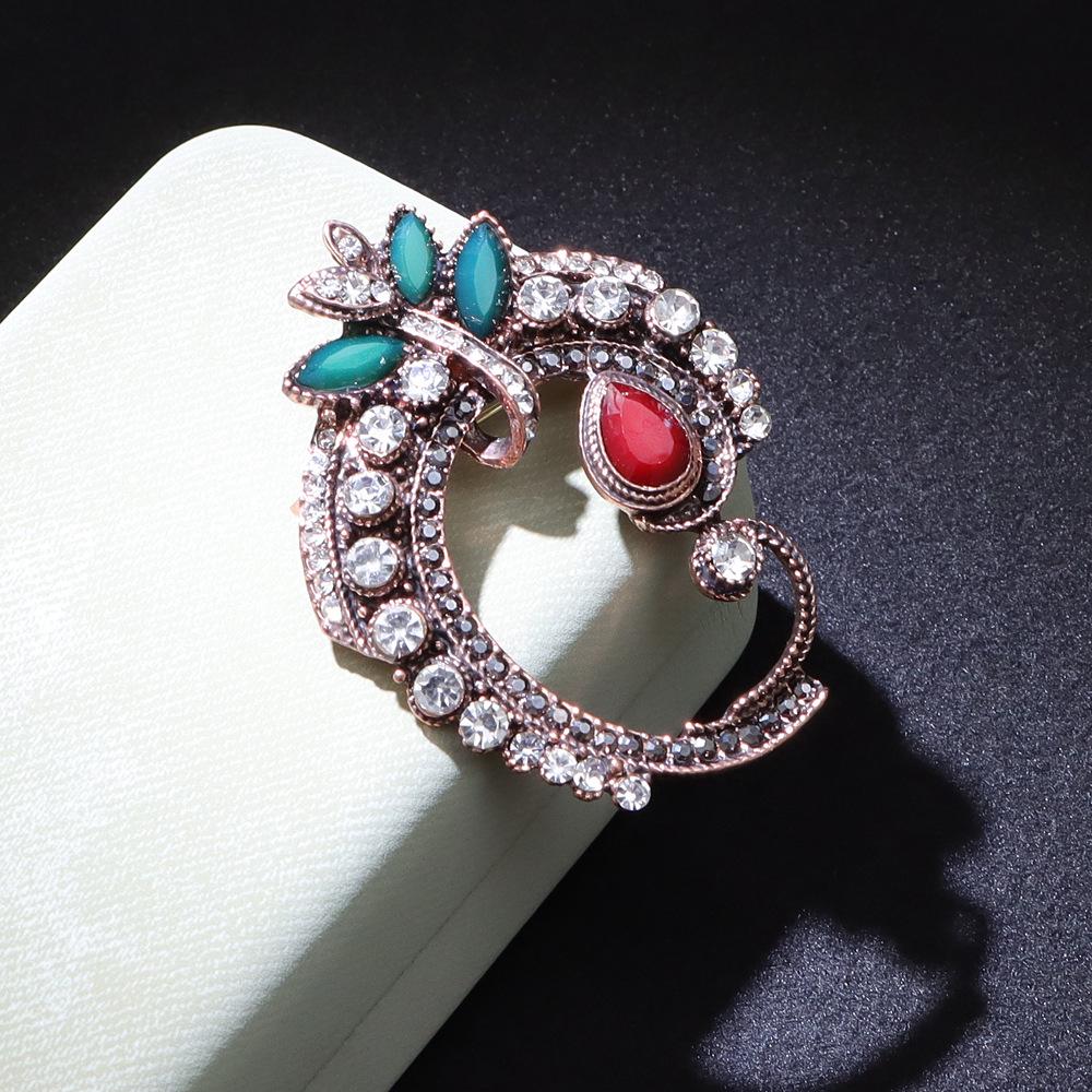 Retro European-American Rhinestone Floral Vine Brooch Pin - Versatile Women's Accessory