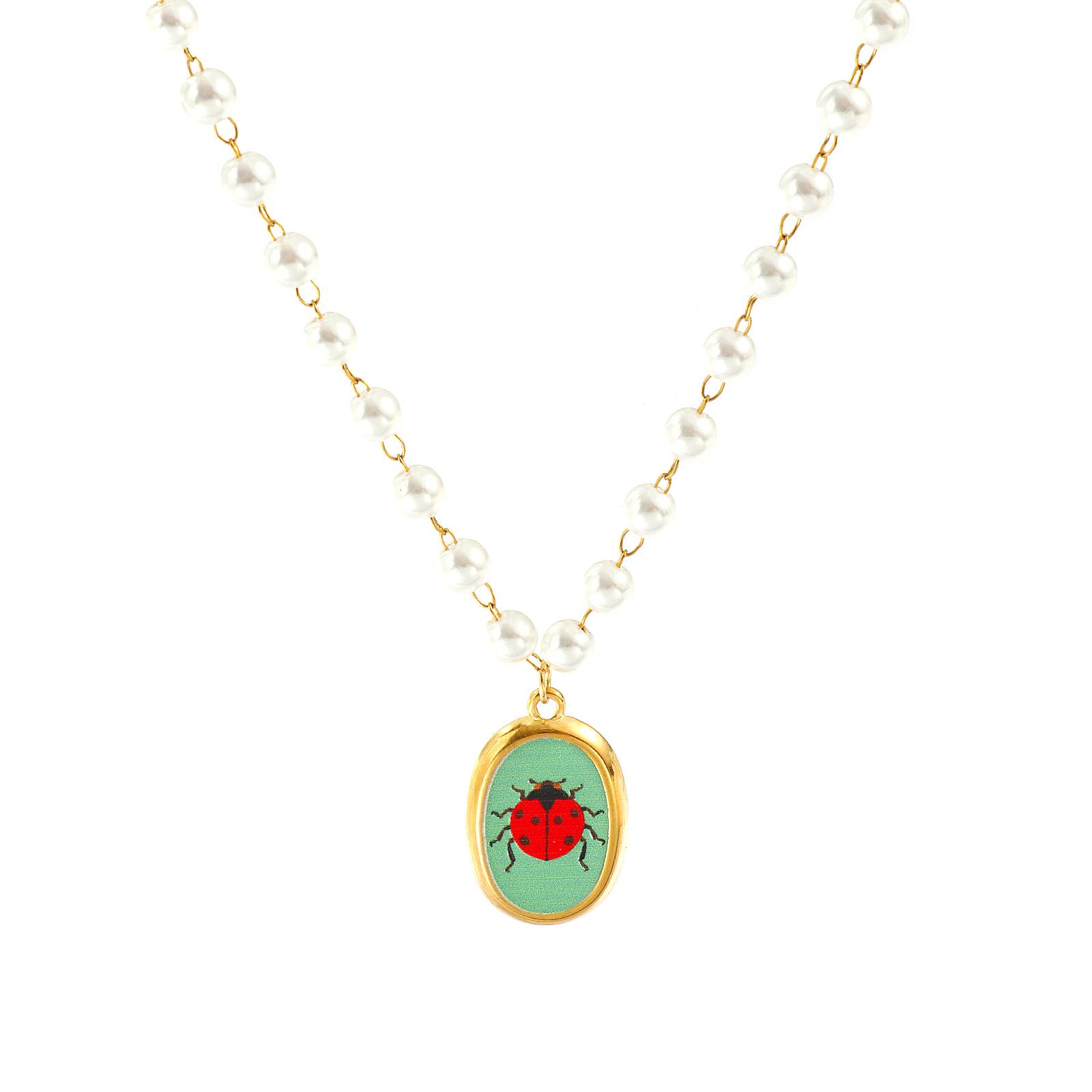 

304 Stainless Steel Necklace 18k Gold Plated Oval Pendant Ladybug White Acrylic Imitation Pearl Beaded Chain Necklace 45cm long зелёный