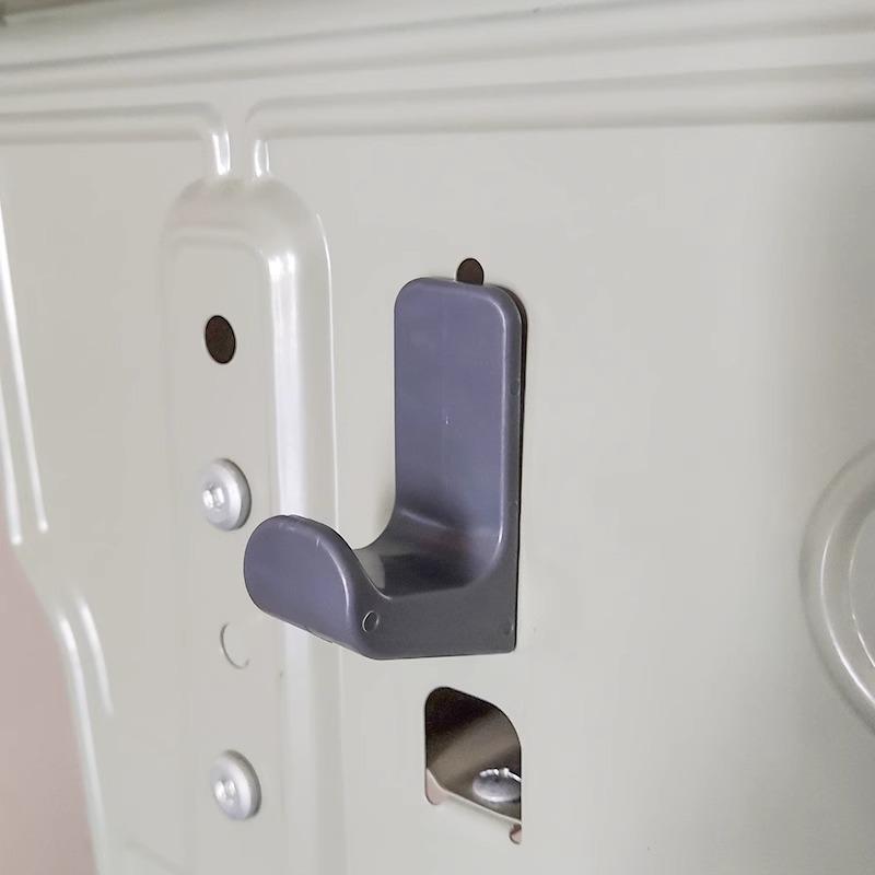 Samolepicí háček na stůl pro žáky základních škol