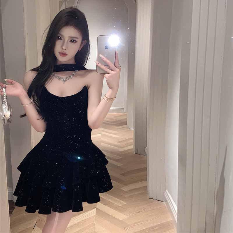 

Модное женское платье-труба с оборками и листочками в стиле знаменитостей Wind Shattered Flash L чёрный