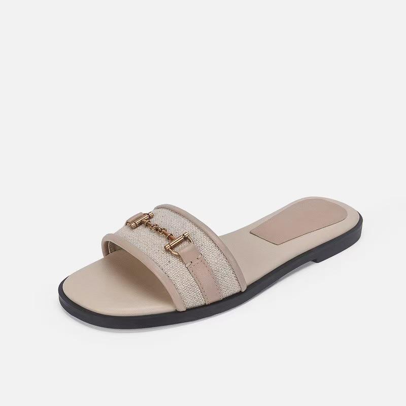 Flat bottom one-word drag shoes women's new metal outer wear seaside beach with skirt sandals