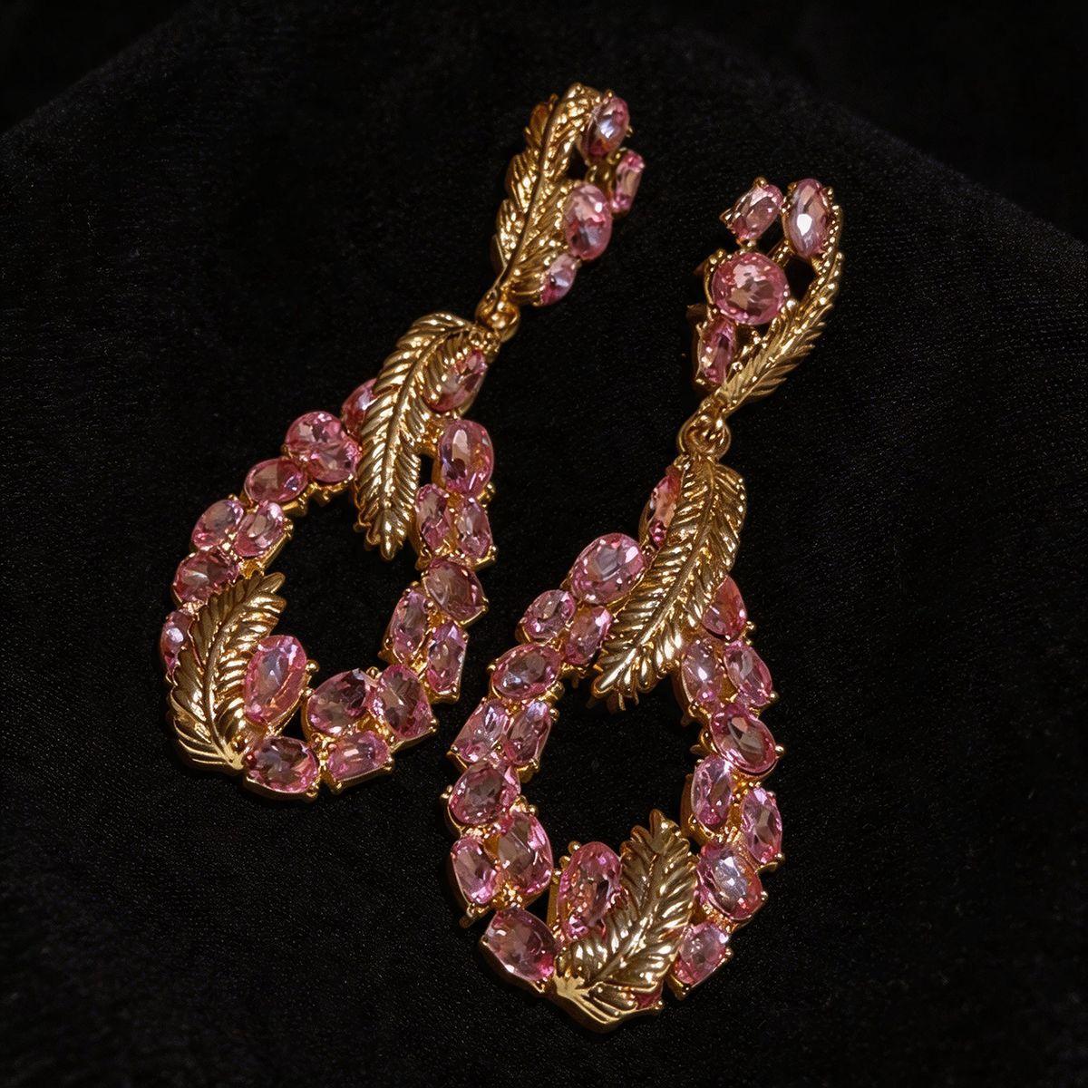 Retro Light Luxury Crystal Feather Water Drop Earrings, High-end Diamond Earrings, Unique Design Long Pendant