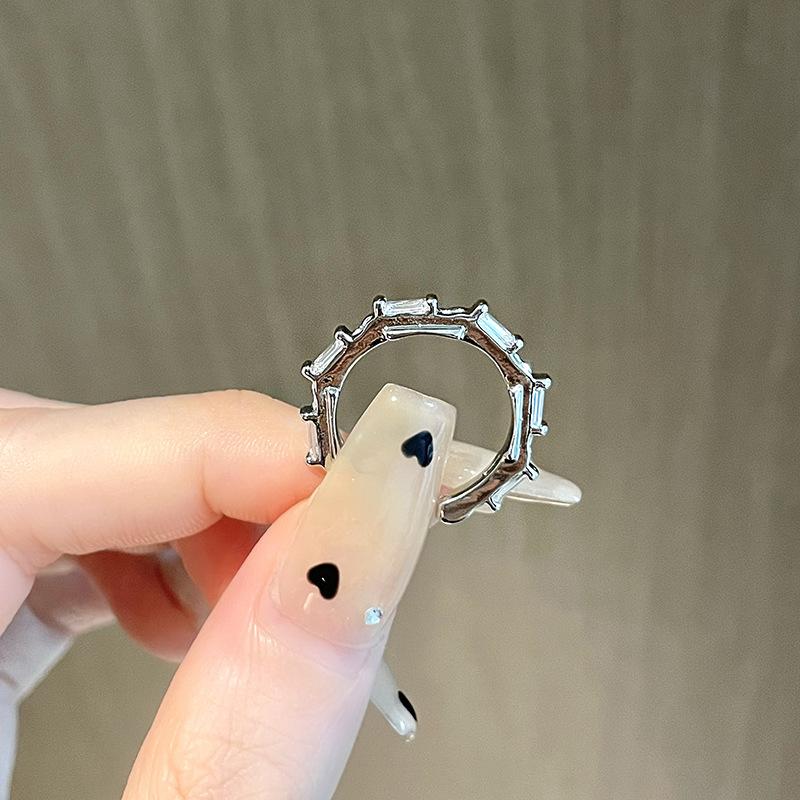 Многослойное Открытое Кольцо с Нишевым Дизайном, Кольцо для Женщин на Указательный Палец, Черно-Белое Клетчатое Кольцо с Цирконами, Индекс Индивидуальности и Высококачественного Стиля Adjustable opening