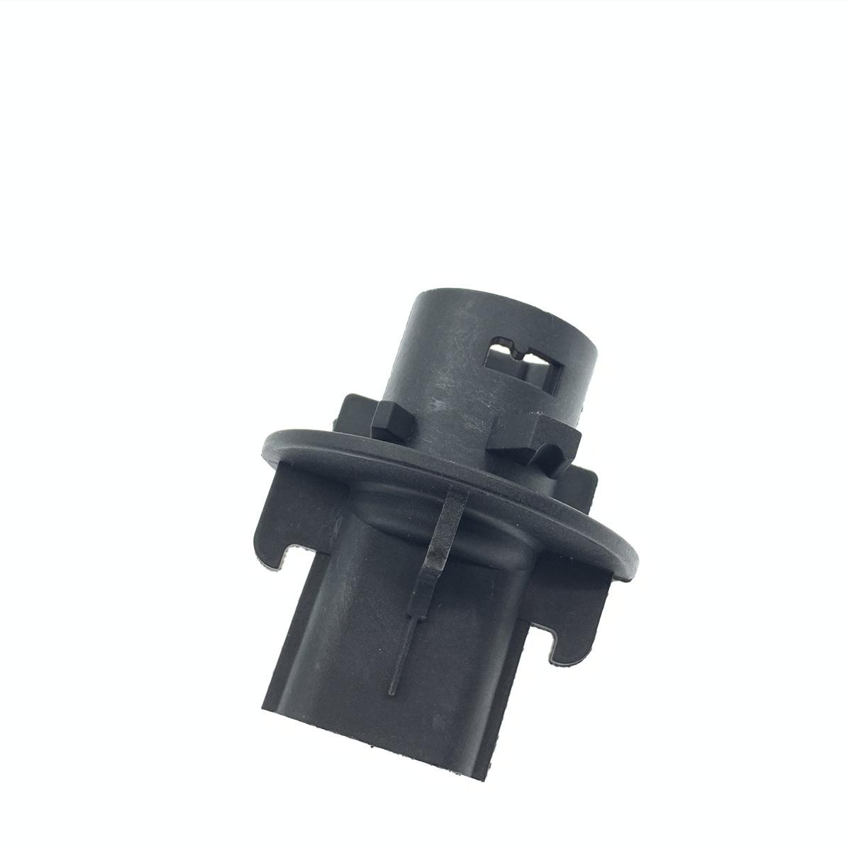 

Compatible 3-Pin Brake Light Socket for Land Rover Defender, Discovery 1, and Range Rover Classic.
