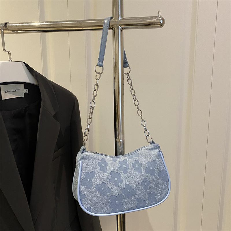 

Temperament gentle chain underarm bag women s new simple small square bag fashion temperament shoulder bag women