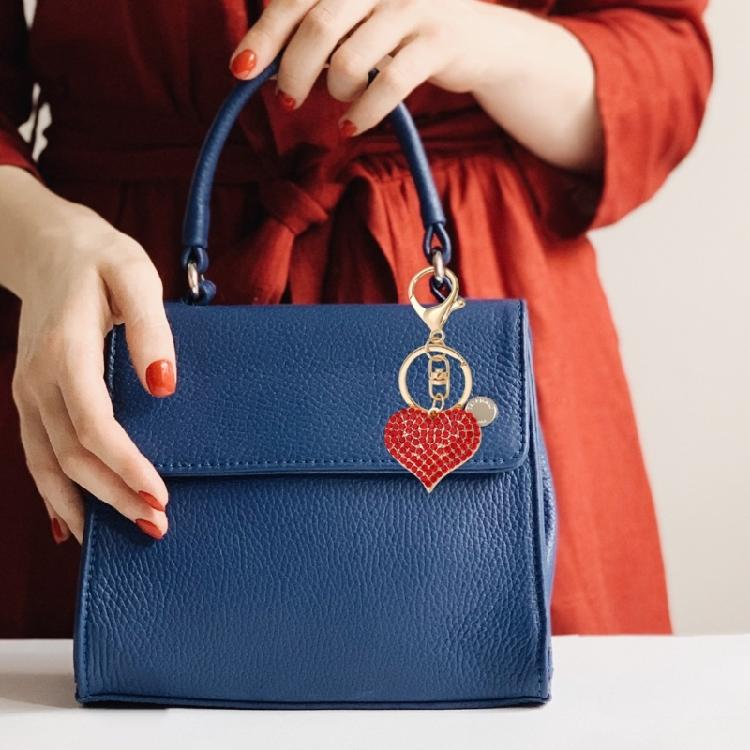 Stilvoller Herz-Schlüsselanhänger Strass-besetzter Anhänger Korrosionsbeständiger Schlüsselanhänger für Schlüssel oder Taschen-Dekoration