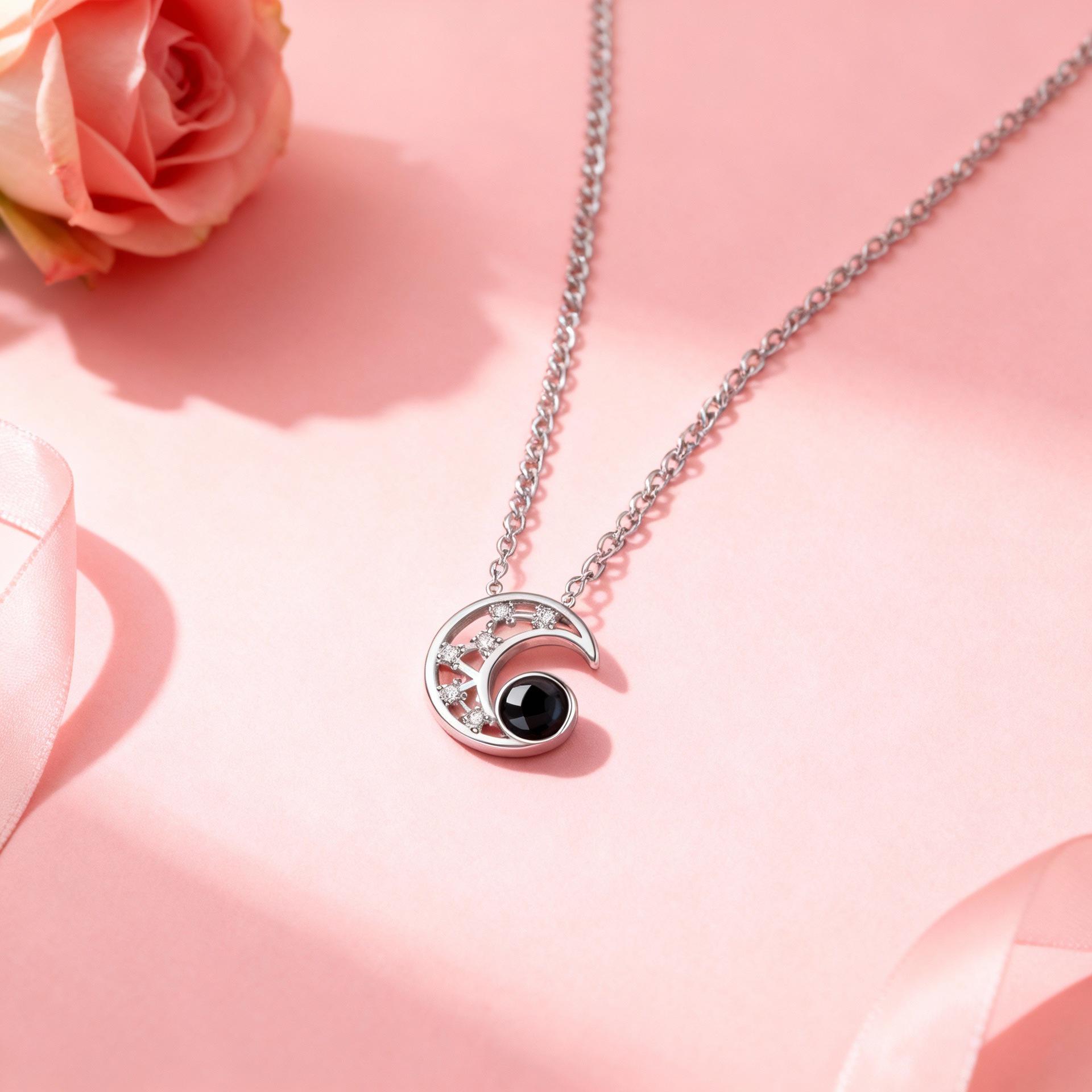 Титановый кулон-проектор  Я люблю тебя  на 100 языках - Женская несмываемая цепочка для свитера