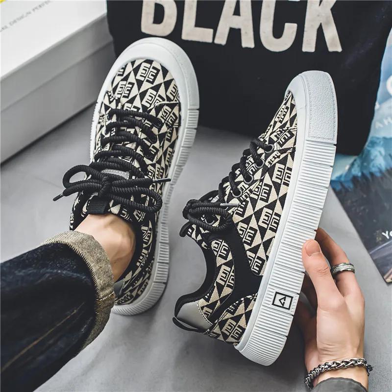 Fashion Luxury Men's Sneakers Zapatos Para Hombres Fashion Trend Versatile Casual Board Shoes Lightweight and Breathable Running Shoes