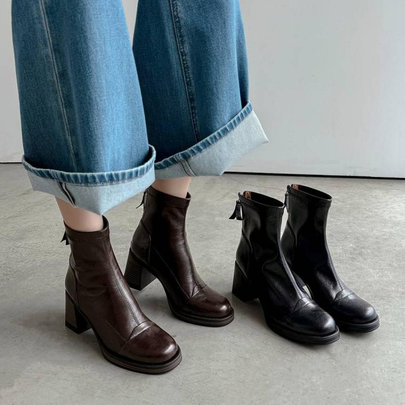 Autumn and Winter Women's Leather Boots Solid Color Large Size Women's Boots Leather Martin Boots Cowhide New Round Head Versatile Low Boots Women