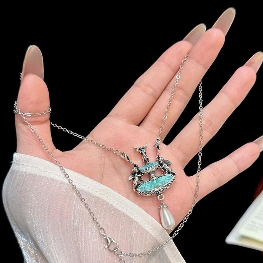 Retro Design Clavicle Chain Embossed Detail Wishing Fountain Necklace  Vintage Fashion