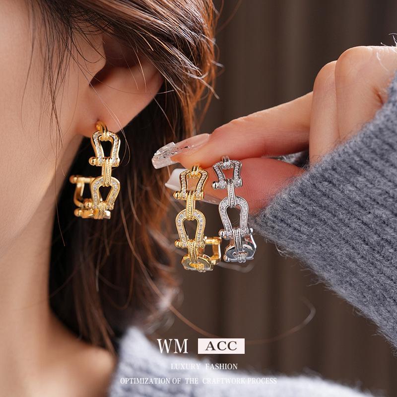 Gold-Plated Silver C-Shaped Horseshoe Buckle Earrings - Elegant Luxury Fashion for Women