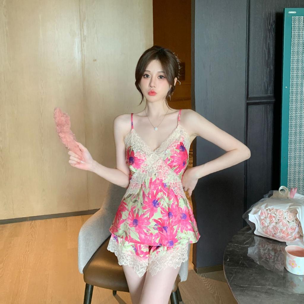 Sexy pajamas women's ice silk suspender shorts three-piece set pure desire with chest pad yellow robe popular loungewear