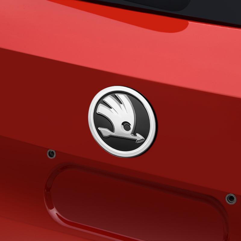 2026 Heiß 2 Stück 80mm 90mm Auto Frontklappen-Emblem Heckklappen-Abzeichen für Skoda Octavia 2 3 A4 A5 mk1 Fabia Superb Rapid Kodiaq Karoq