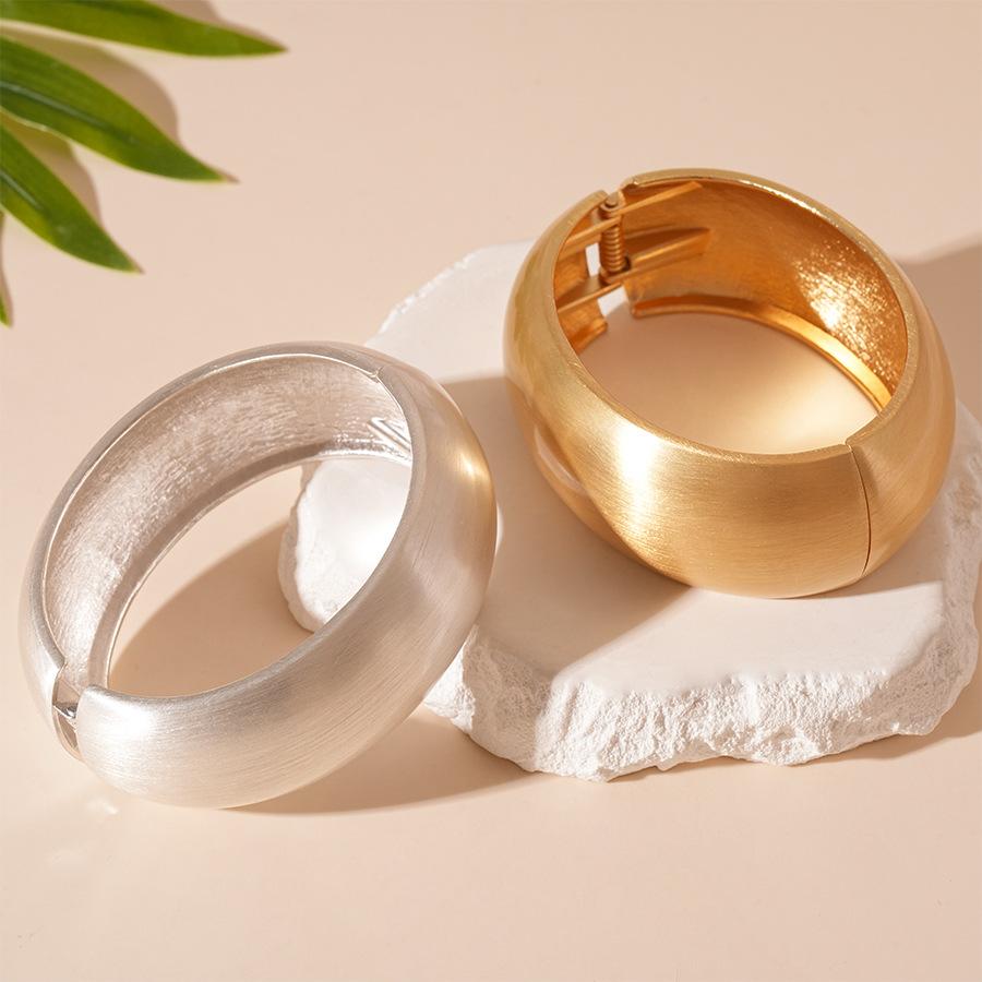 European and American exaggerated wide-sided metal sense geometric adjustable bracelet heavy industry niche jewelry