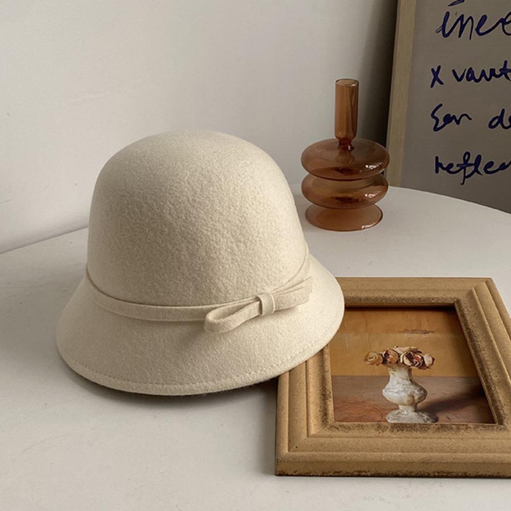 

Стиль богатой наследницы Фетровая формальная шляпа Хепберн Элегантная шляпа-ведро с бантом Винтажная девушка белый