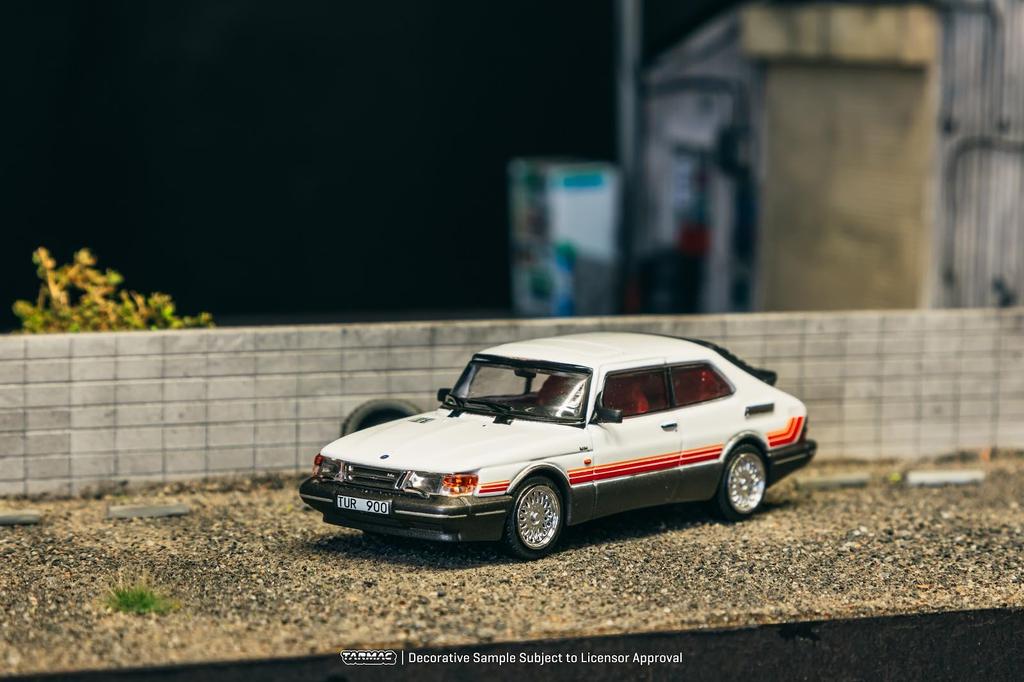 Speedmaster Japan TARMACWORKS Saab 900 Turbo White Finished Model 1/64 T64G-056-WH