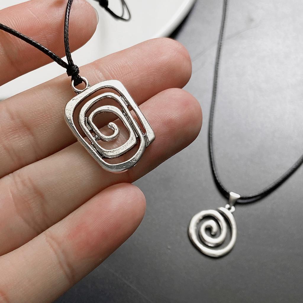 2023 Creative Swirl Pendant Necklace for Women Men Retro Simple Punk Metal Pendant Clavicle Chain Necklace Jewelry Accessory