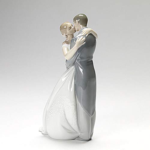 

Lladro Nao 02001613 A KISS Forever Porcelain Figurine Glased New