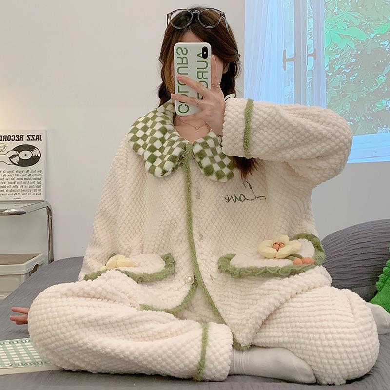 Cozy Rose-Pattern Flannel Pajamas for Women with Doll Collar - Cute, Sweet, and Warm for Autumn and Winter