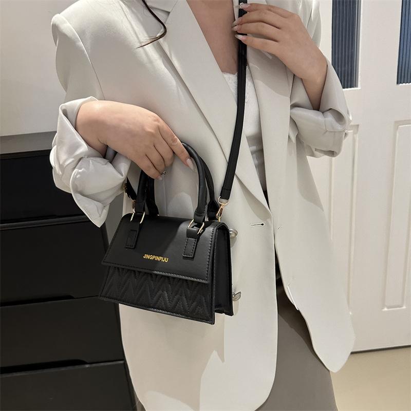 Retro Fashion Retro Fashion Spring New Korean Version Simple Casual One Shoulder Hand Wire Crossbody Small Square Bag