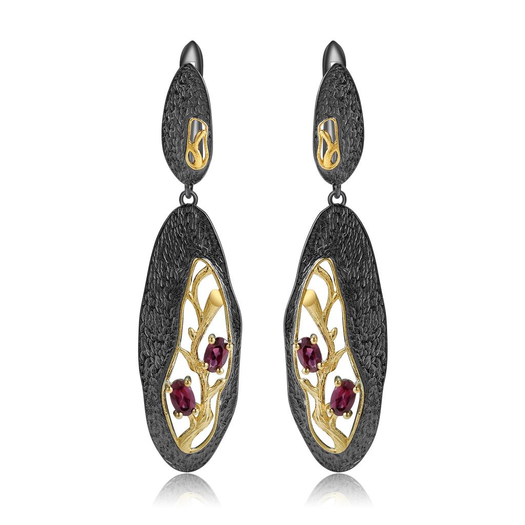 Oryginalne designerskie kolczyki umieszczone pomiędzy gałązkami, wysokiej klasy kolczyki wkrętki ze srebra s925 z naturalnym różem i granatem