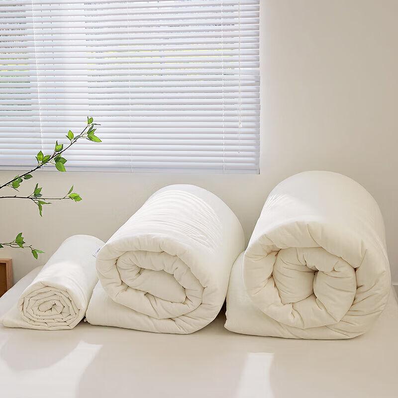 Jacquard Soybean Fiber All-Season Comforter