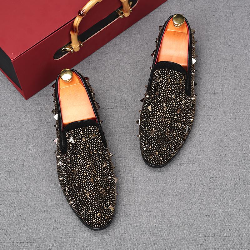 Mode Mode Herren Goldener Anhänger Strasssteine Rock Punk Freizeitschuhe Ballerinas Männlich Heimkehr Hochzeitskleid Schuhe Zapatillas Hombre