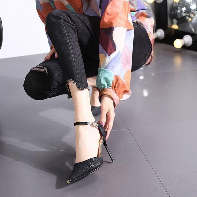 Shoes women's high sense niche high heels new 2025 versatile Internet celebrity sandals thin heel pointed French single shoes