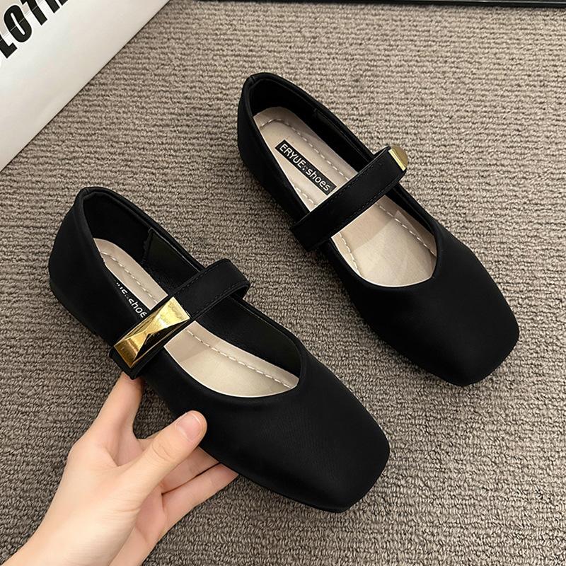 

Черные туфли Мэри Джейн с квадратным носком в стиле ретро Xiaoxiang на плоской подошве, женские новые весенне-осенние туфли с открытым верхом для ношения с юбкой 40 чёрный