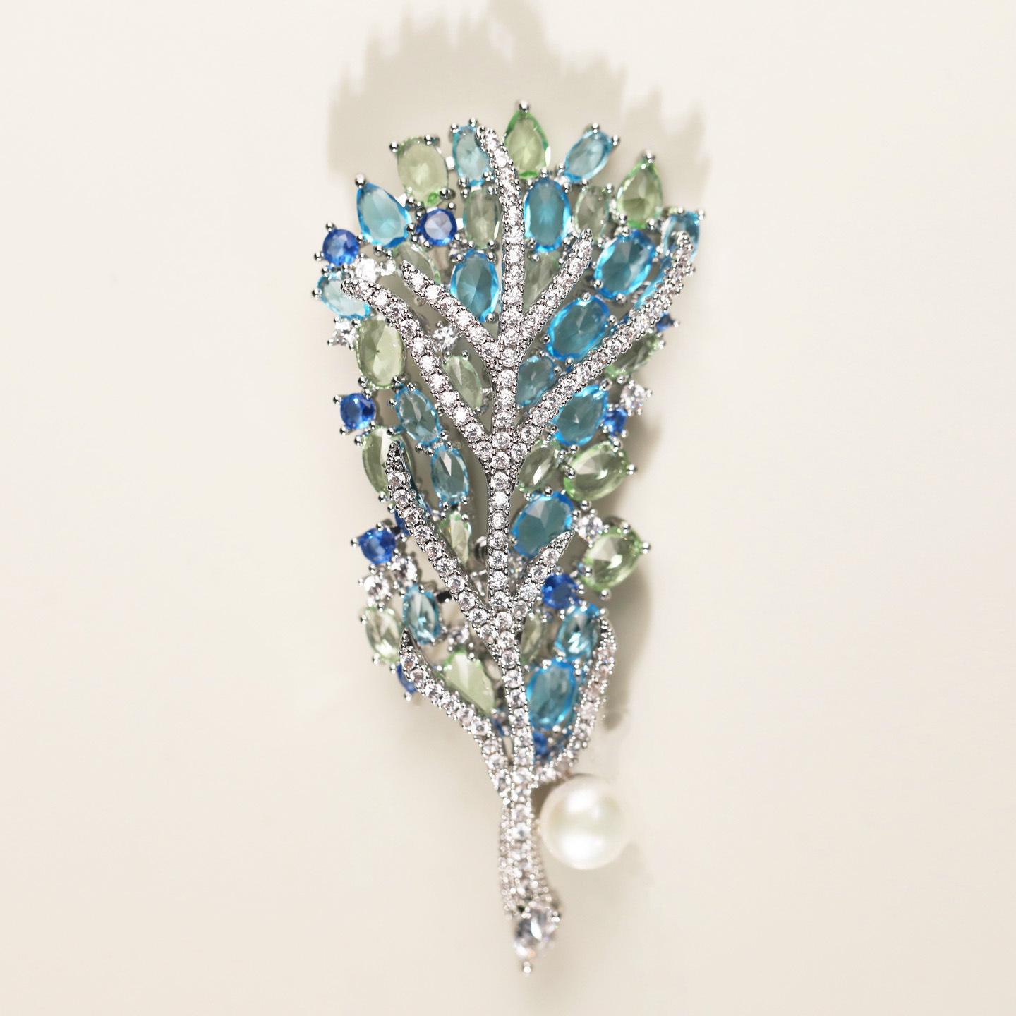 Bo Xin Yun Copper Zircon Freshwater Pearl Leaf Brooch - New Style Feather Design Accessory
