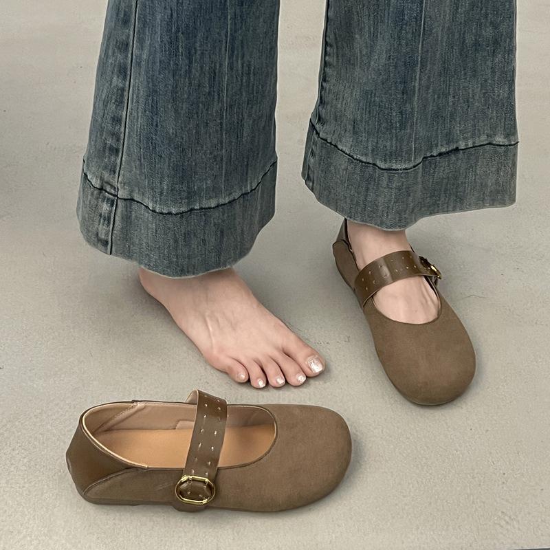 Round head low thick heel shallow mouth single shoes women's spring and autumn new comfortable one-word buckle Mary Jane shoes