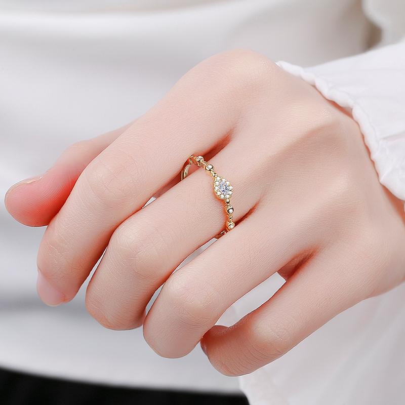 2022 NOVÝ módní kulatý prsten pro ženy Skutečný minimalistický S25 Sterling Silver Oslnivý diamantový křišťálový prstýnek na svatbu