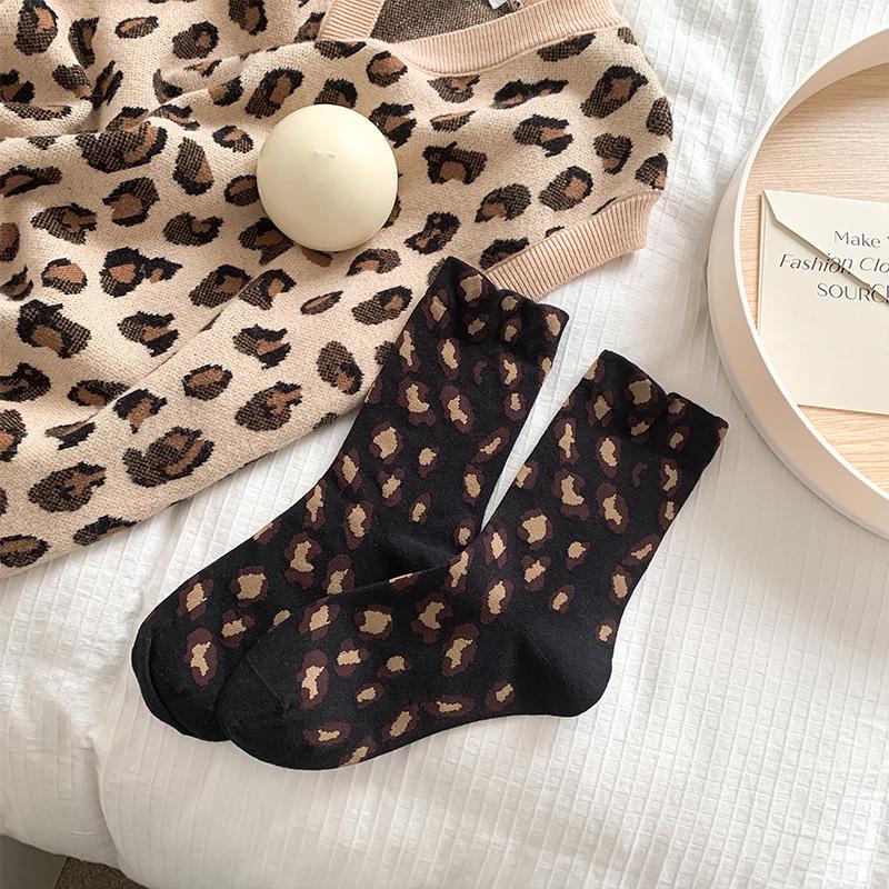 Women's Leopard Print Mid-Calf Socks: Trendy, Versatile, Wide-Mouth Ruffle, Boneless, Over-the-Knee Socks for Autumn and Winter.