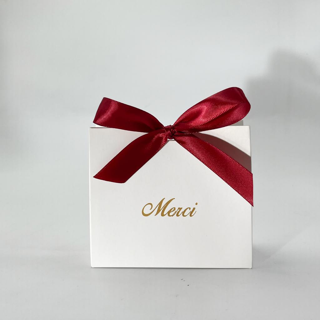 White Mini Candy Boxes for Wedding Baby Shower Favors Birthday Christmas Party Gift Packaging Small Treat Bags Decor